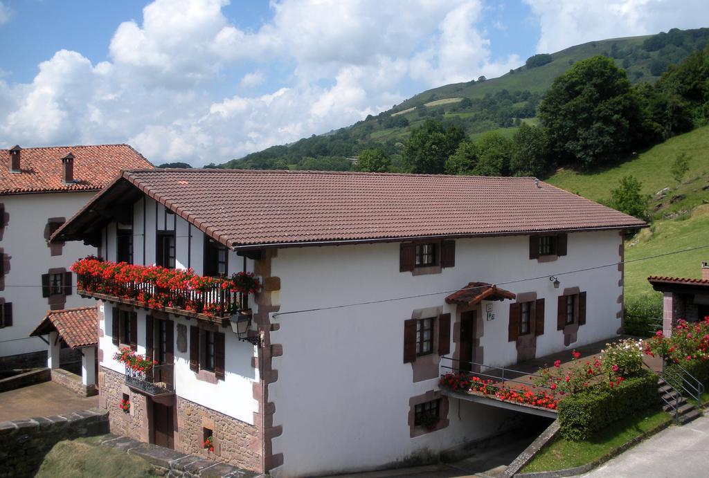 Casa Rural Bordaberea Maya del Baztán Екстериор снимка